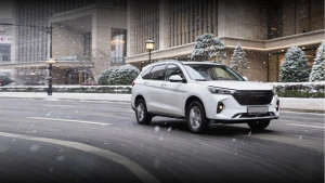 Qanday qilib avtomobilni qishga tayyorlash kerak: Ichki yonuv dvigatelli, gibrid va elektromobil egalari uchun ekspert qo‘llanma